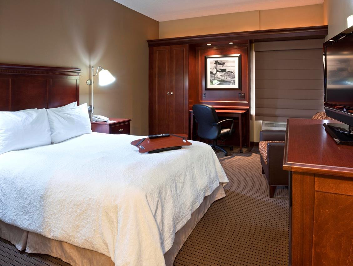 Hampton Inn Рокфорд Экстерьер фото