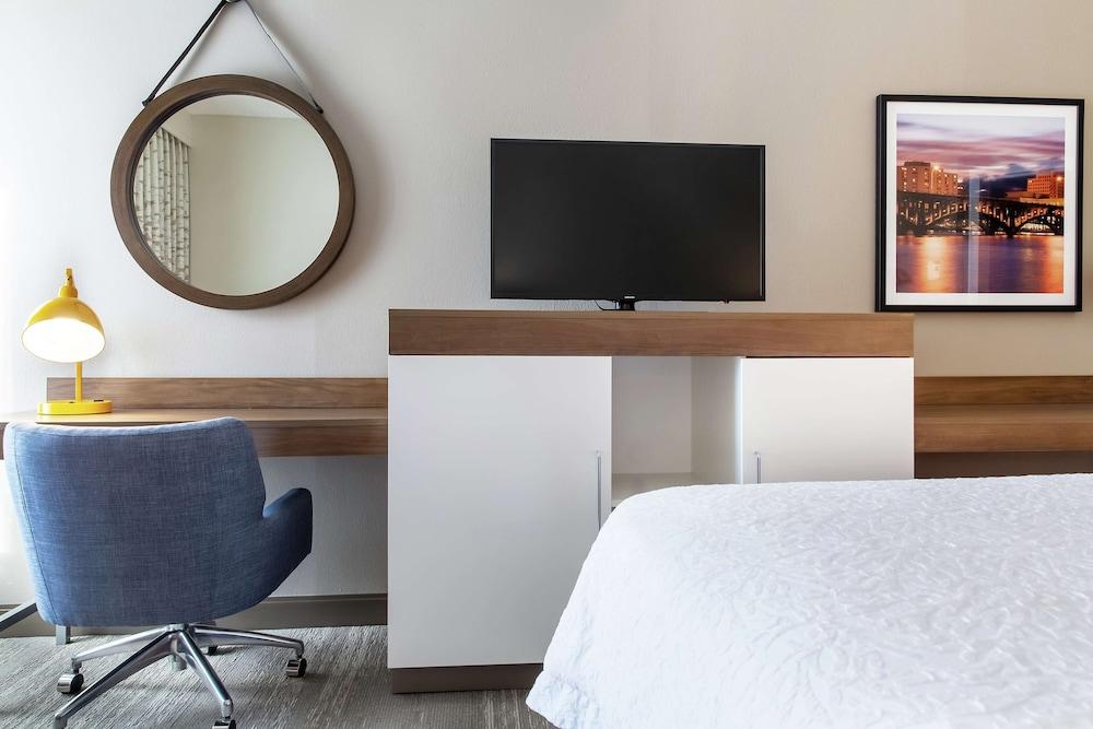Hampton Inn Рокфорд Экстерьер фото