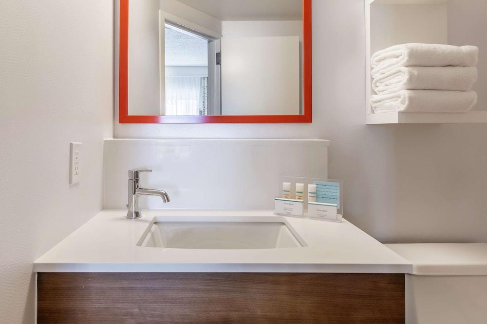Hampton Inn Рокфорд Экстерьер фото