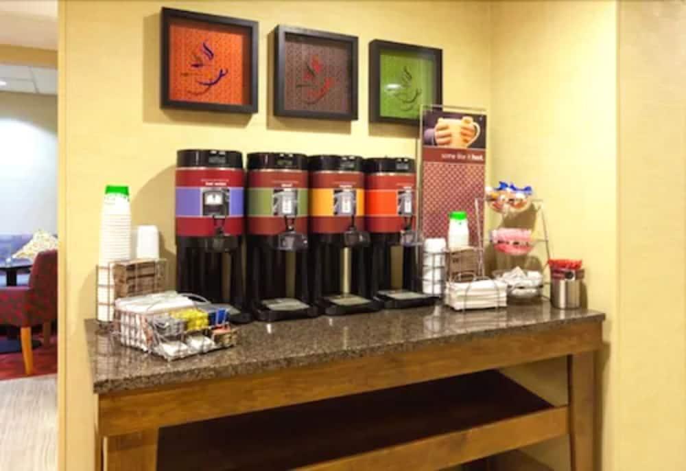 Hampton Inn Рокфорд Экстерьер фото