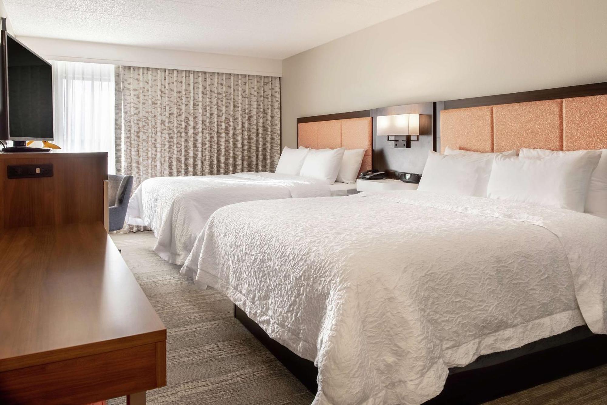 Hampton Inn Рокфорд Экстерьер фото