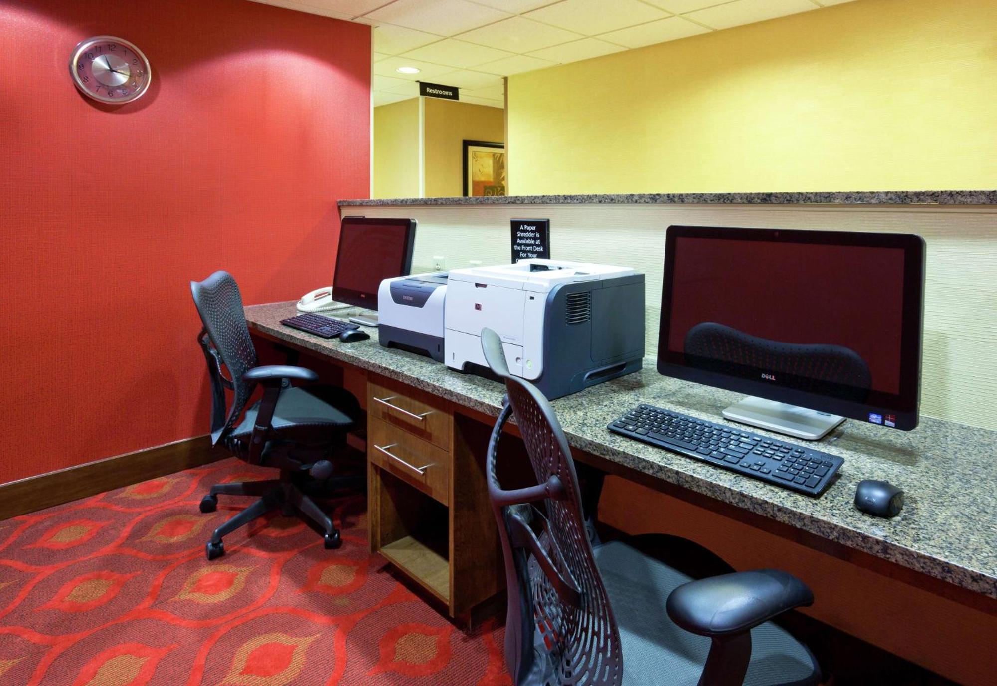 Hampton Inn Рокфорд Экстерьер фото