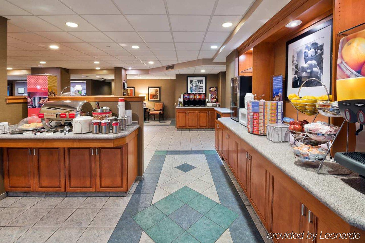 Hampton Inn Рокфорд Экстерьер фото